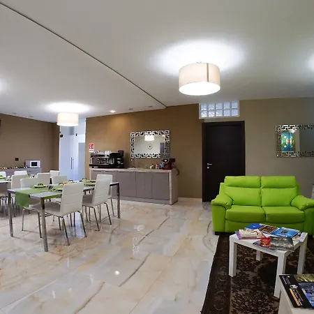 Beverello Hotel Nápoles