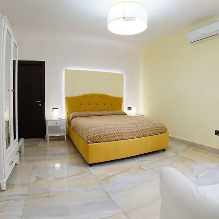 Beverello Hotel Nápoles