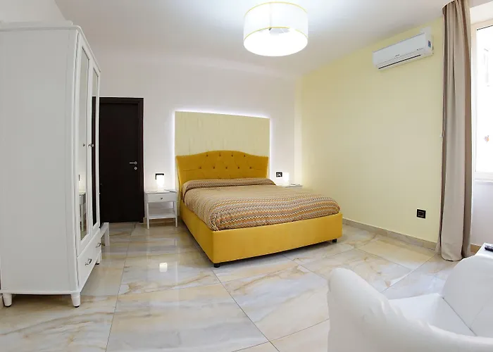 Beverello Hotel Nápoles